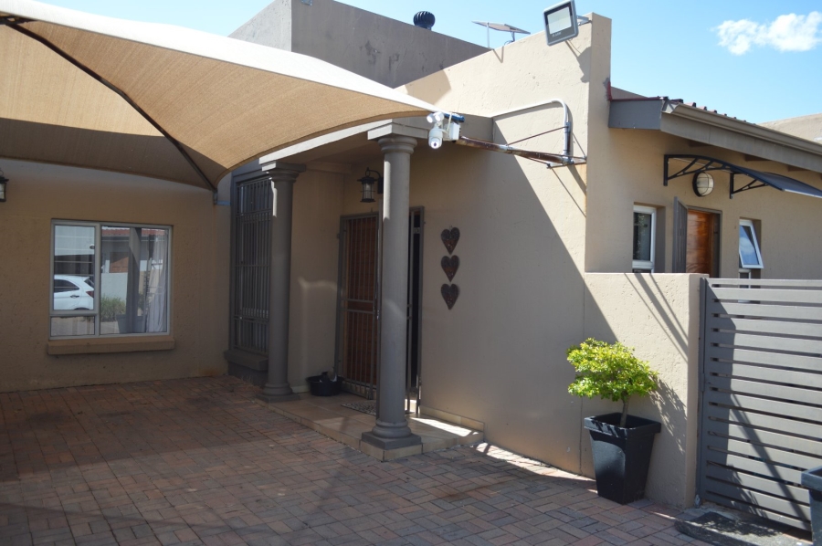3 Bedroom Property for Sale in Wilkoppies North West
